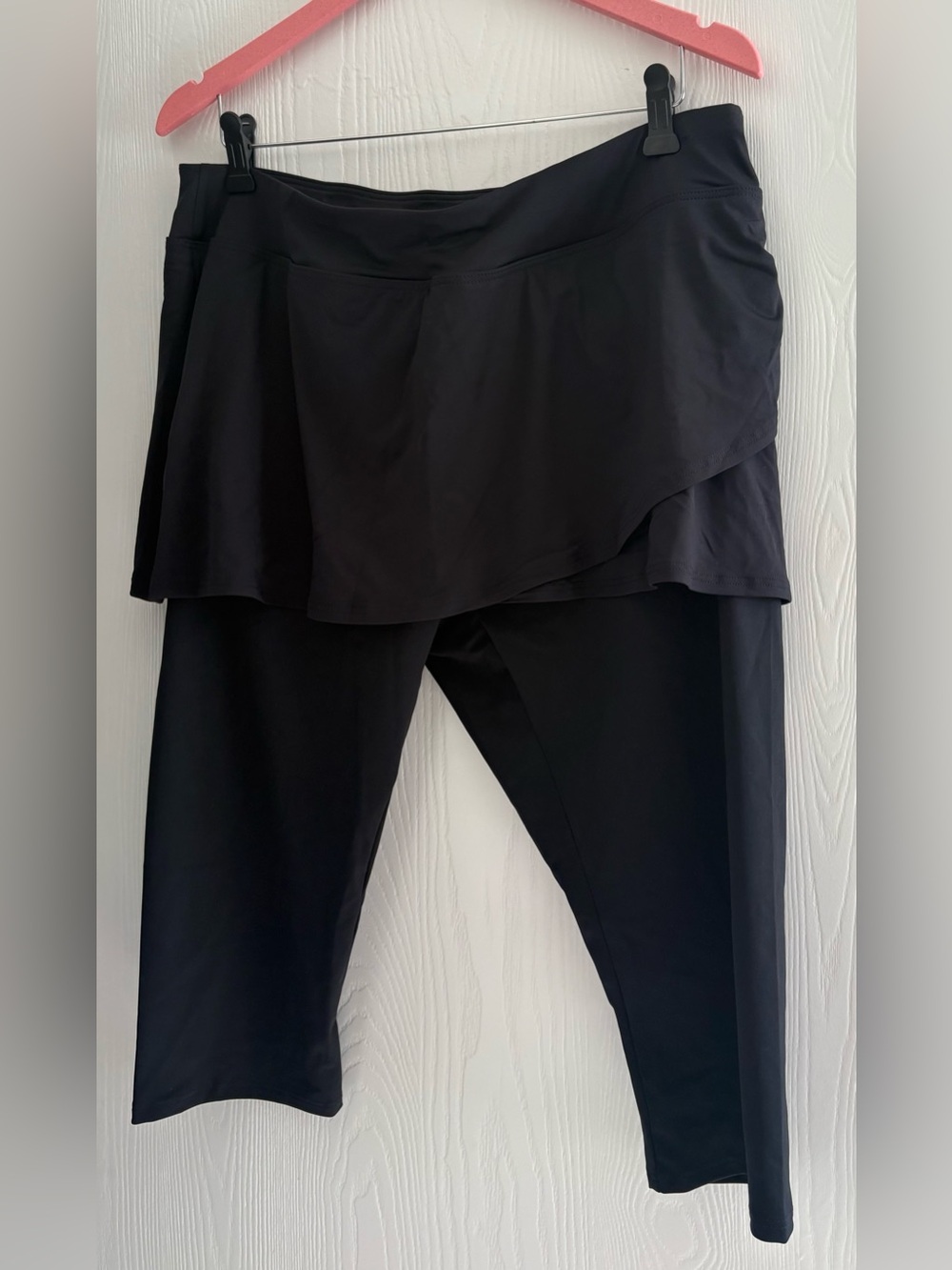 Lands End skirted swim capris
18 XL/P